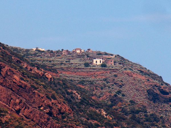 Il borgo abbandonato di Zucco Grande, a Filicudi